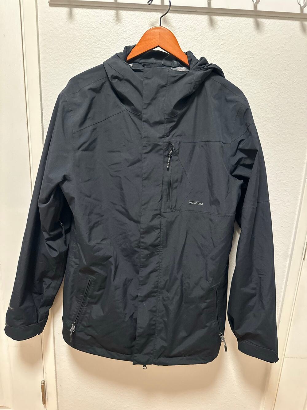 Volcom Gor-Tex Men’s Black Snowboard Jacket, Size Medium
